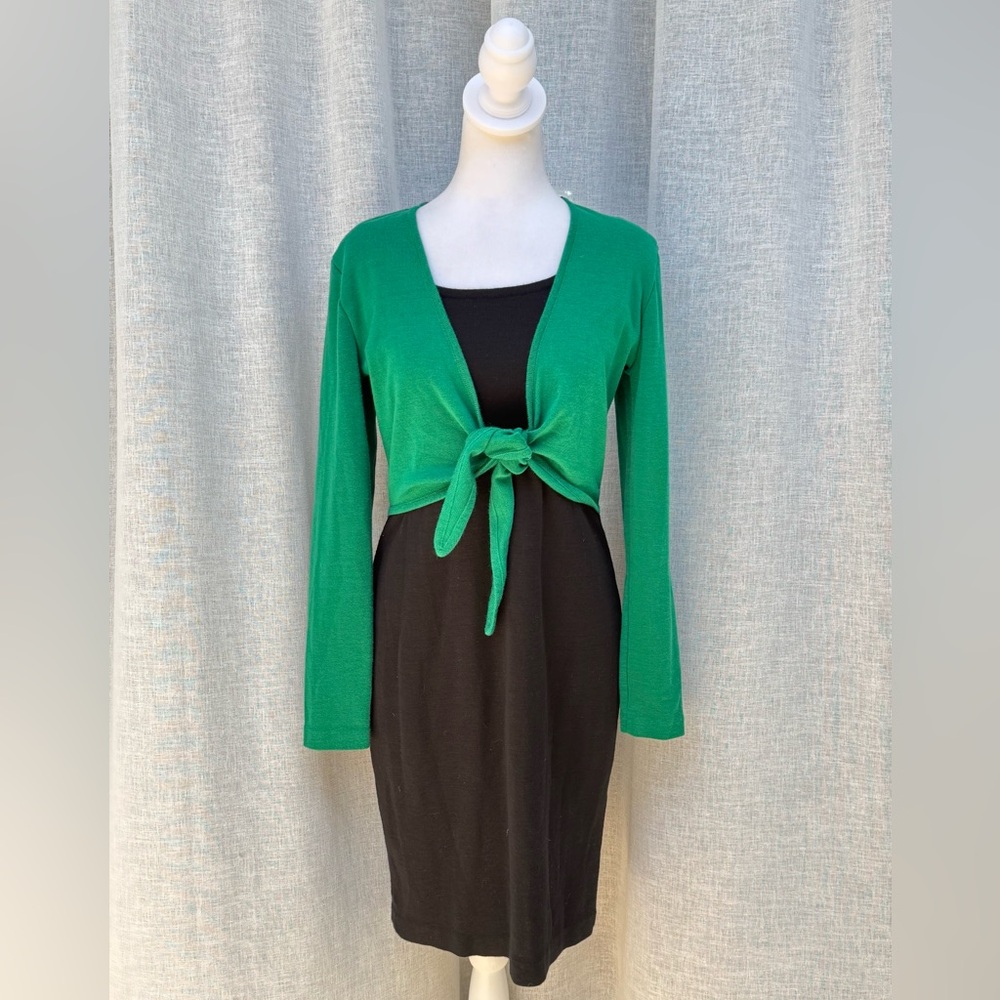 Theomiles green and black long sleeve dress